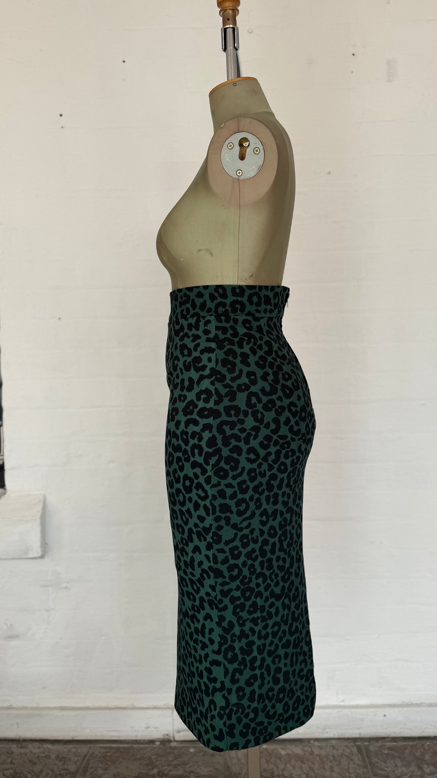 Green & Black Leopard Print High-Waisted Midi Pencil Skirt