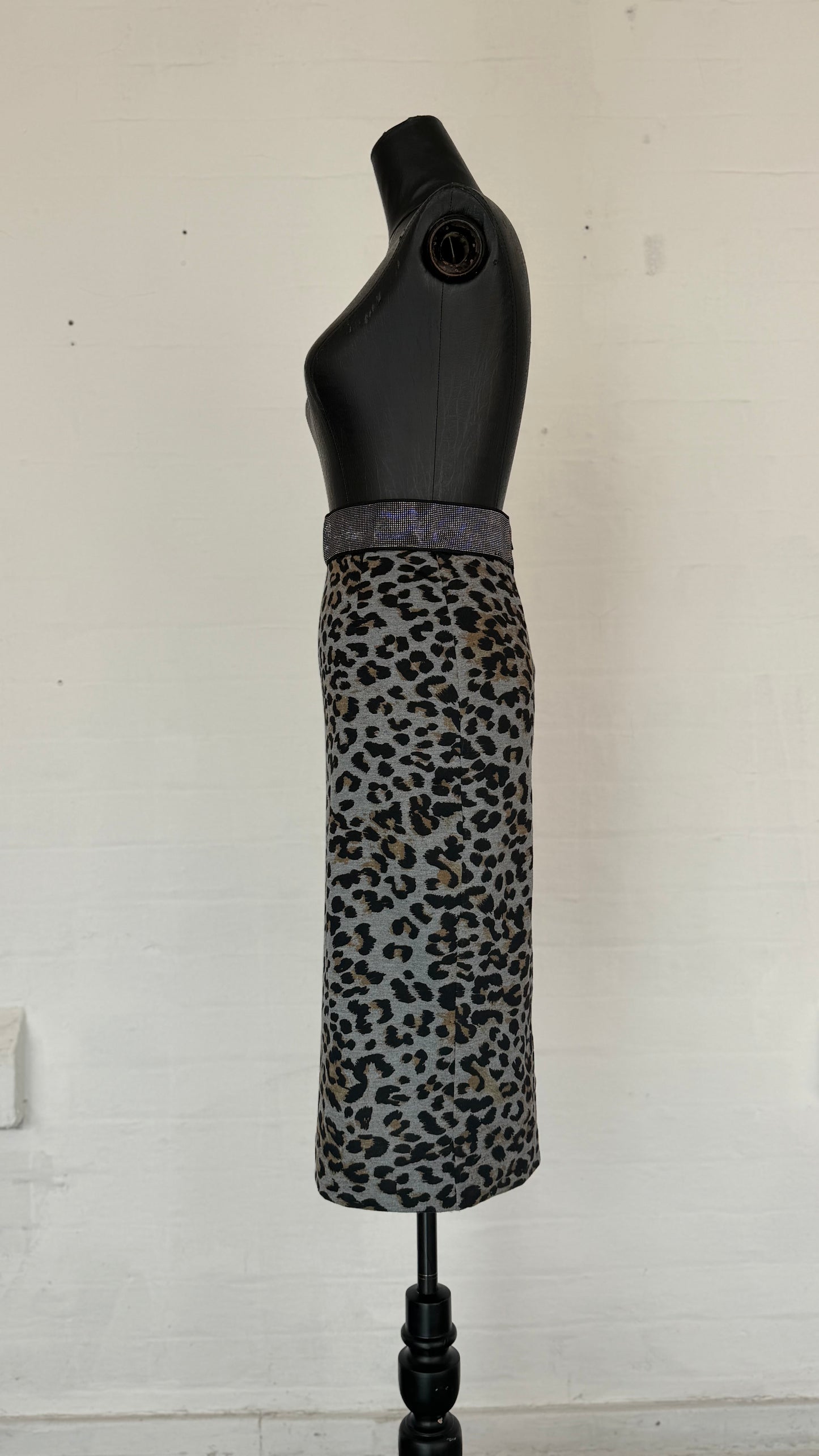 Grey Leopard Print High-Waisted Midi Pencil Skirt with Embellished Waistband