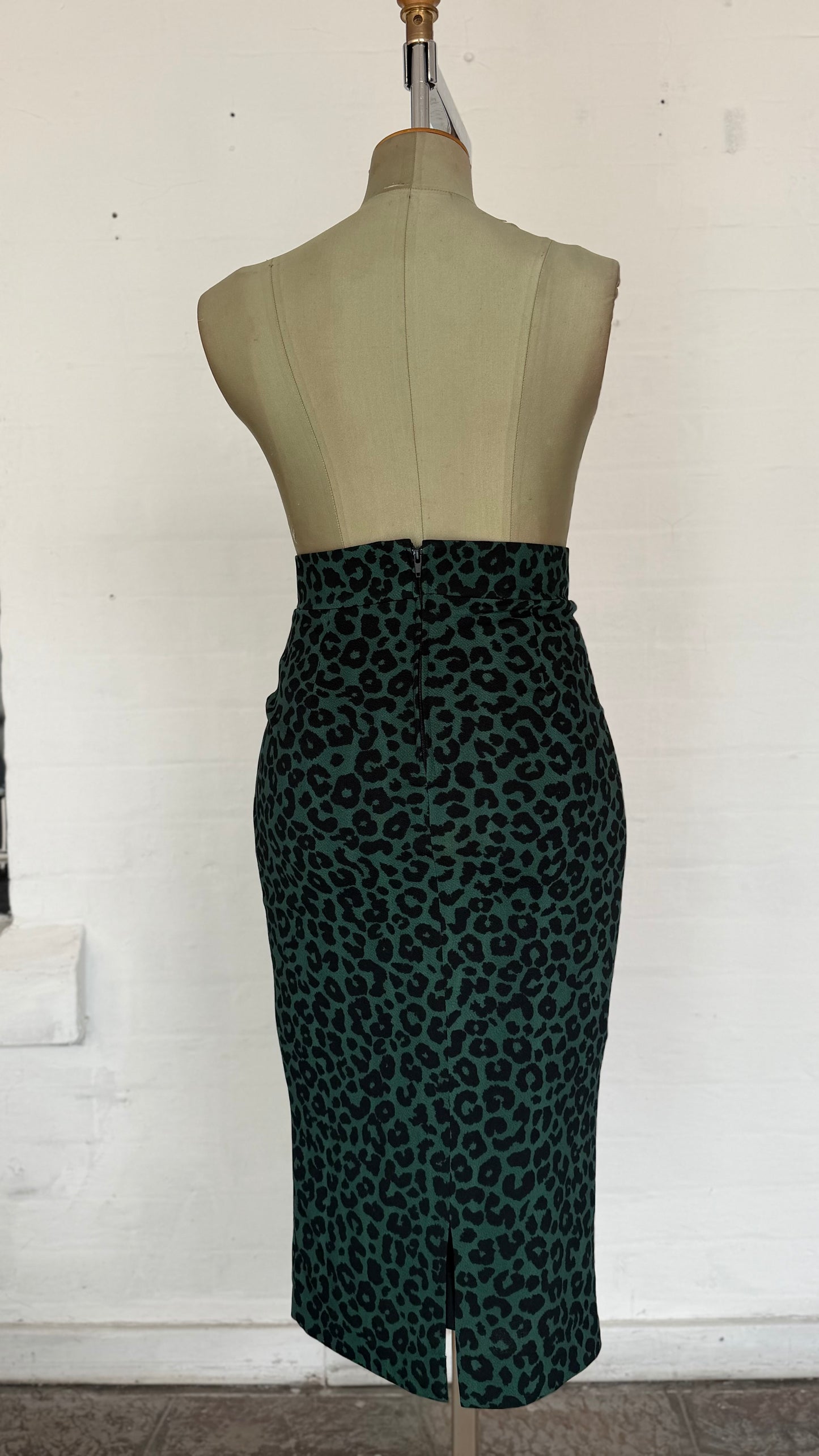 Green & Black Leopard Print High-Waisted Midi Pencil Skirt