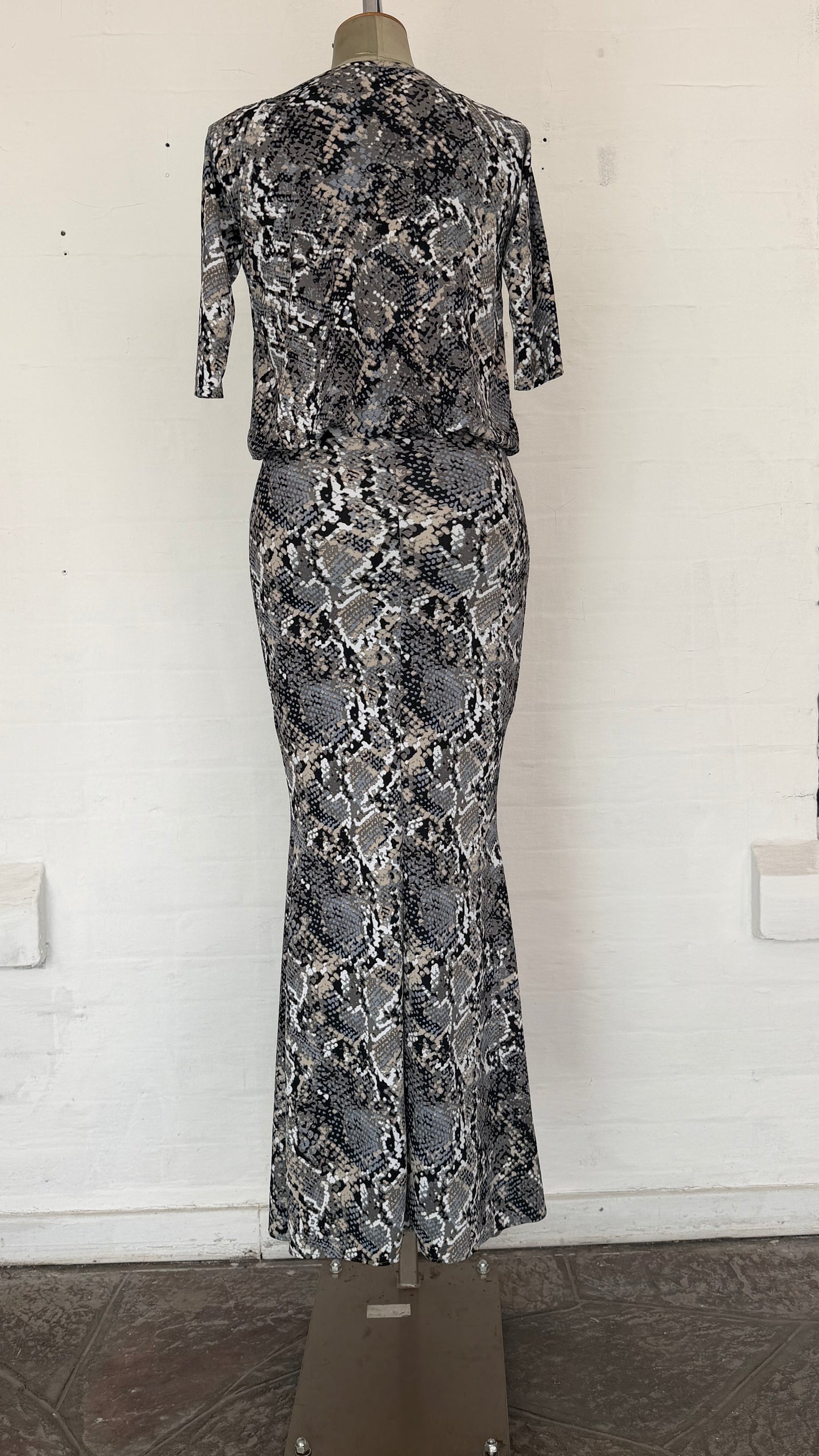 Snake Print Blouson Top & Mermaid Skirt Set – Neutral
